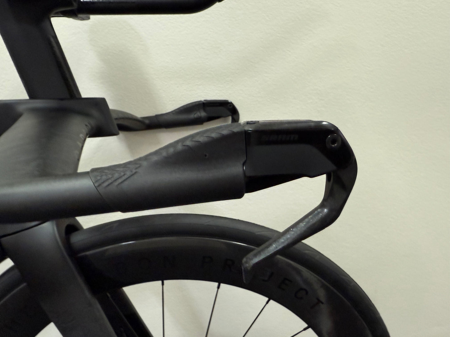 Noosa Tri Triathlon Bike Rental - The Carbon Project - Eclipse One