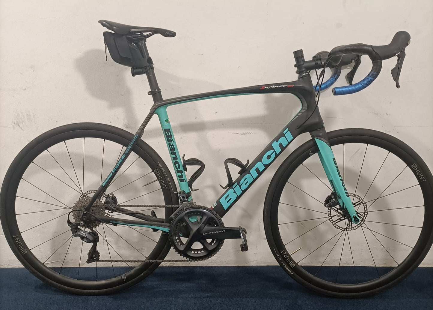 Road Bike Rental Singapore - Bianchi Infinito - Carbon Road Bike - XL Only